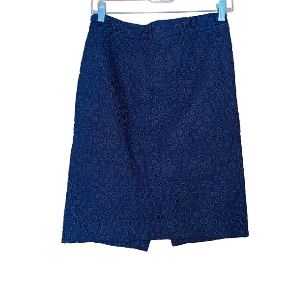J.Crew No. 2 Pencil Skirt Navy Blue Eyelet Floral Embroidered Womens Size 2 - Picture 1 of 6